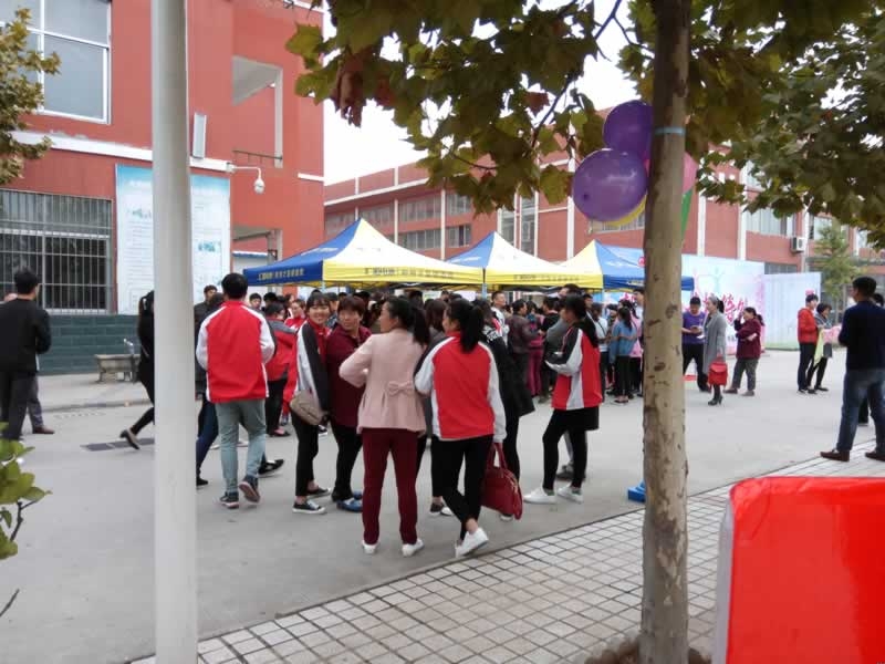 溫縣職教中心圓愛中國夢相伴成長會前準備 溫縣職教中心圓愛中國夢相伴成長會前準備